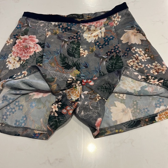 ZARA Silk Shorts EUC SZ M - Picture 4 of 9
